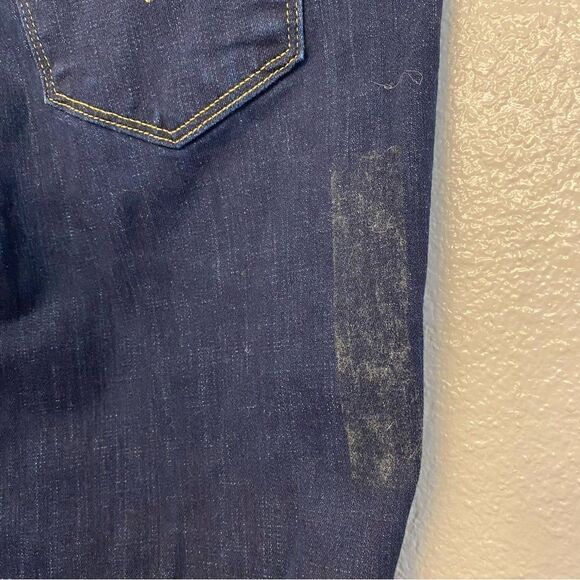 Levi's woman’s Classic Straight Jean hi rise dark wash NWOT size 12 -31x30 - Picture 8 of 12